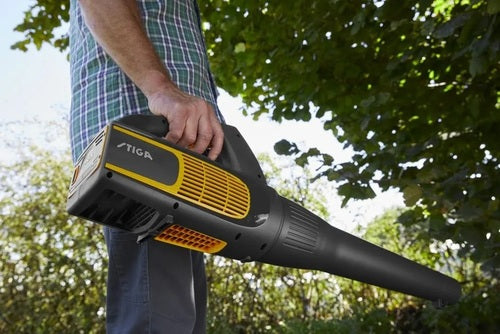 מפוח עלים נטען BL 700e + סוללה 4 אמפר ומטען סטיגה