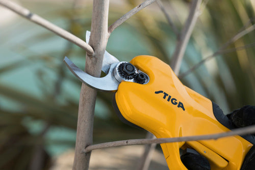 מזמרה נטענת SC 100e + סוללה 2 אמפר ומטען סטיגה