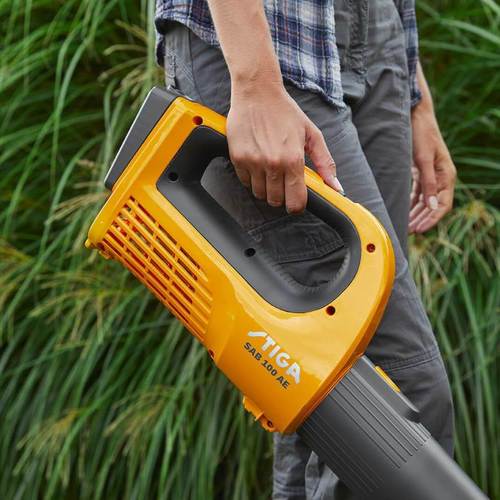 מפוח עלים נטען סטיגה BL 100e + סוללה 4 אמפר ומטען סטיגה