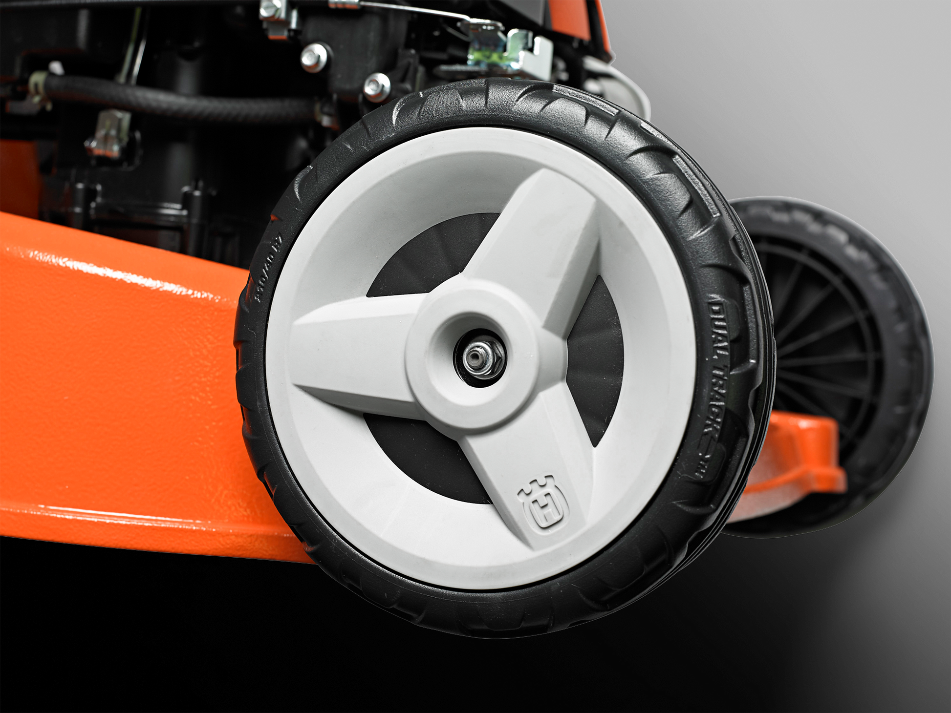 מכסחת הסעה עצמית נטענת  LC 551iV