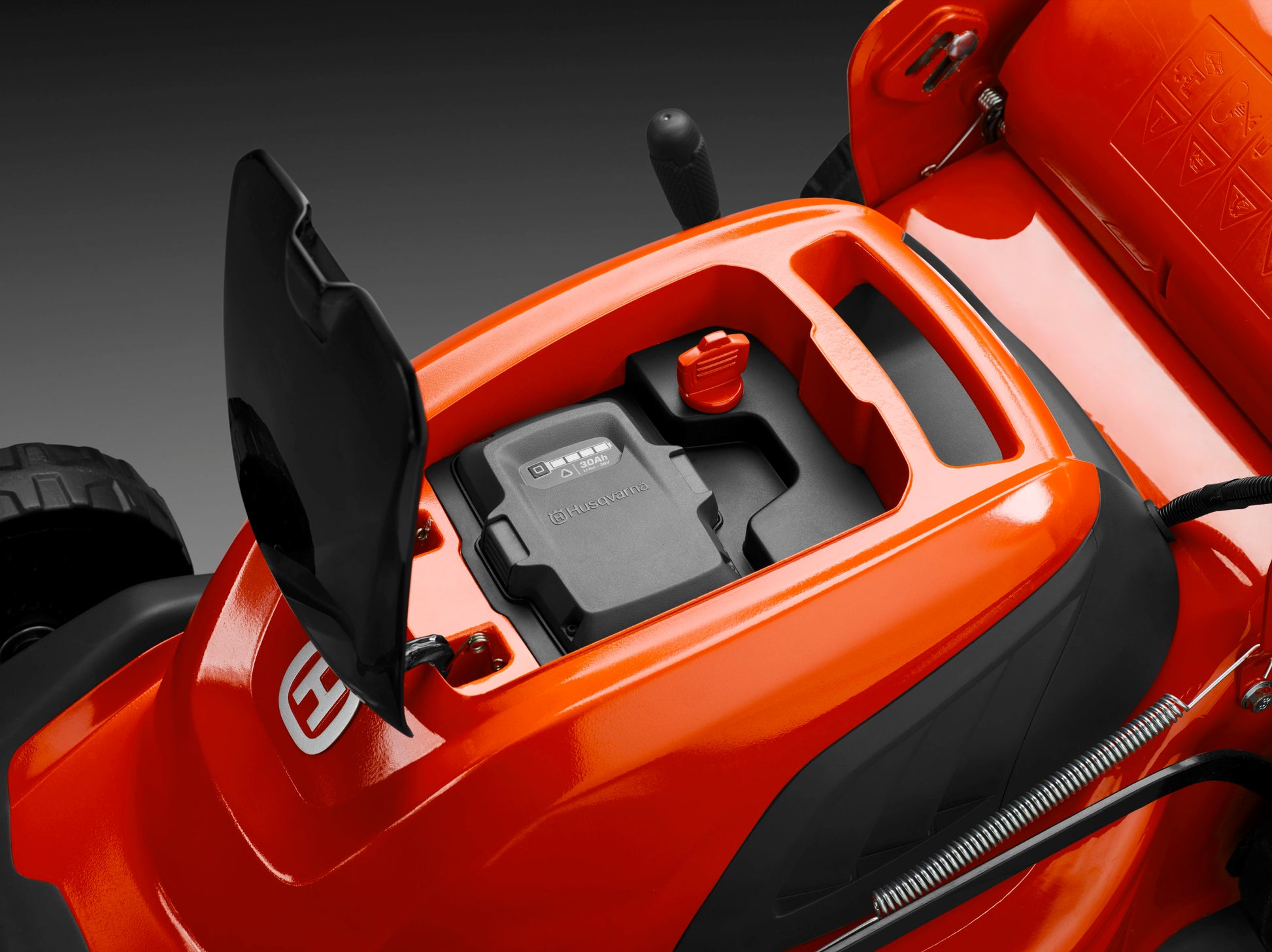 מכסחת נטענת נדחפת LC 141i