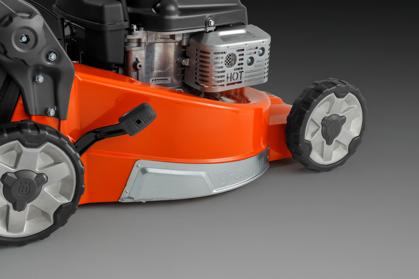 מכסחת הסעה עצמית נטענת  LC 551iV