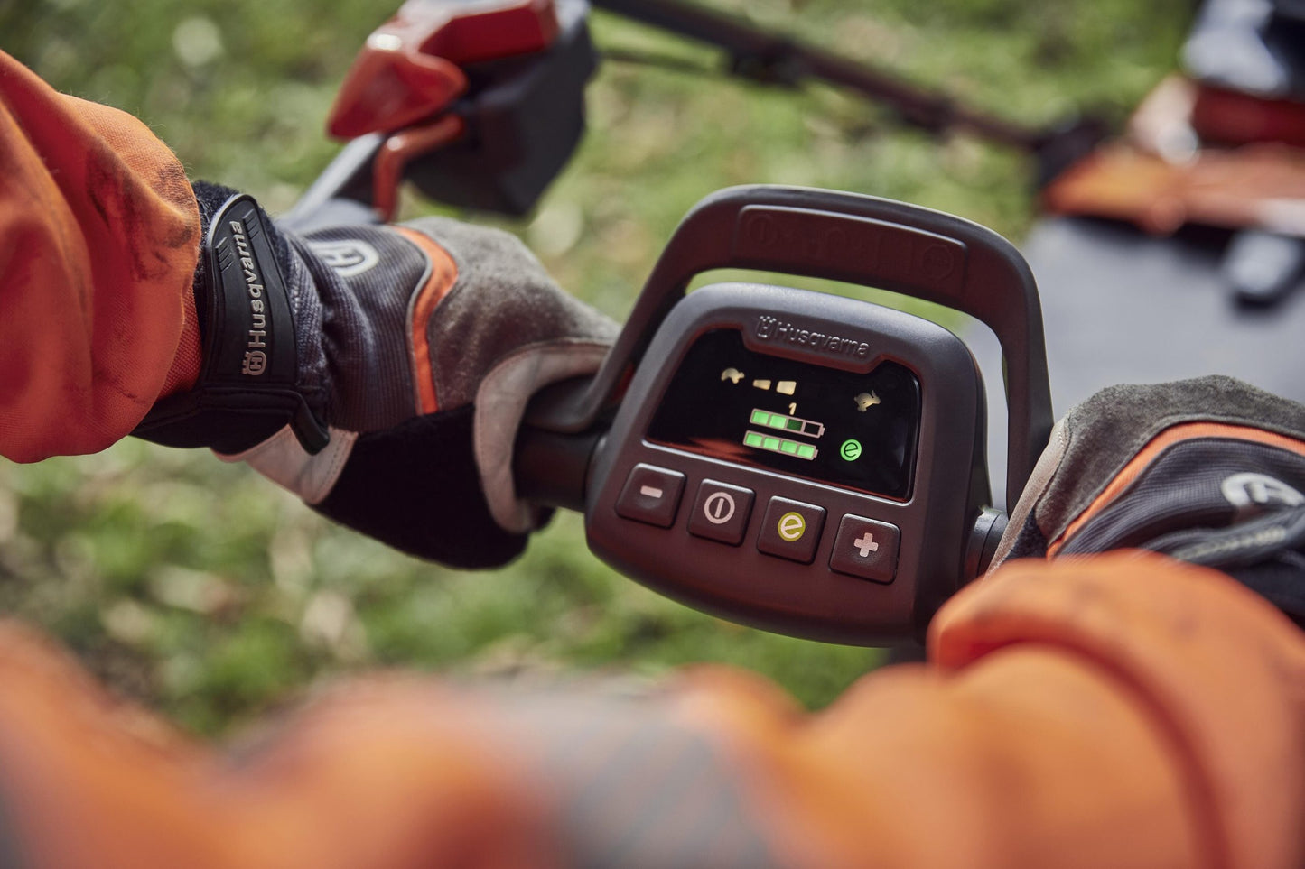 מכסחת הסעה עצמית נטענת  LC 551iV