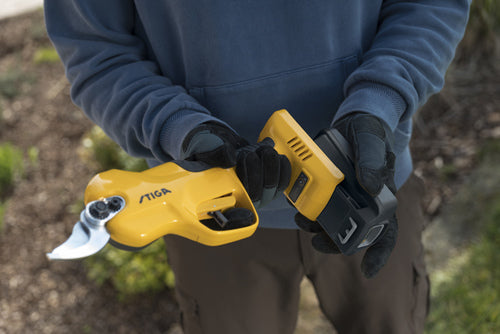 מזמרה נטענת SC 100e + סוללה 2 אמפר ומטען סטיגה